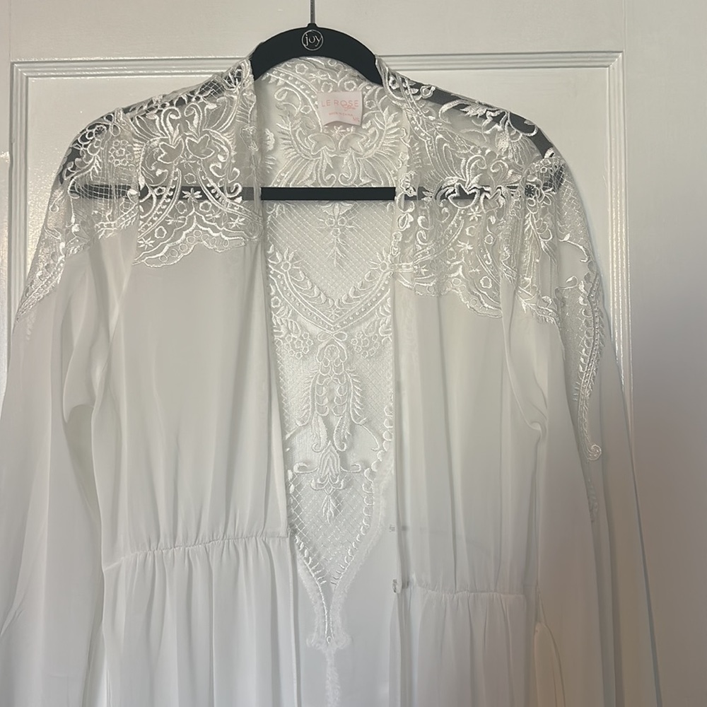 Le Rose Lace Bridal Robe Size M/L